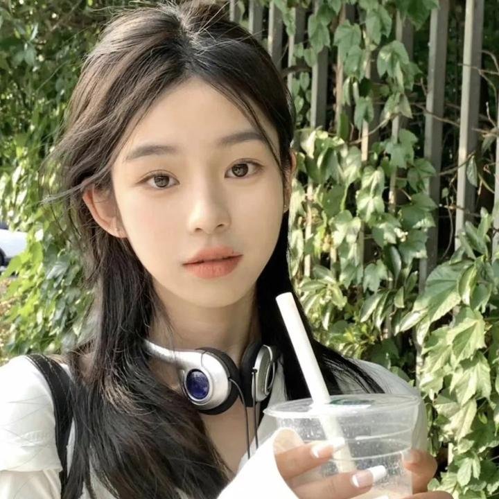 小镇二友海报